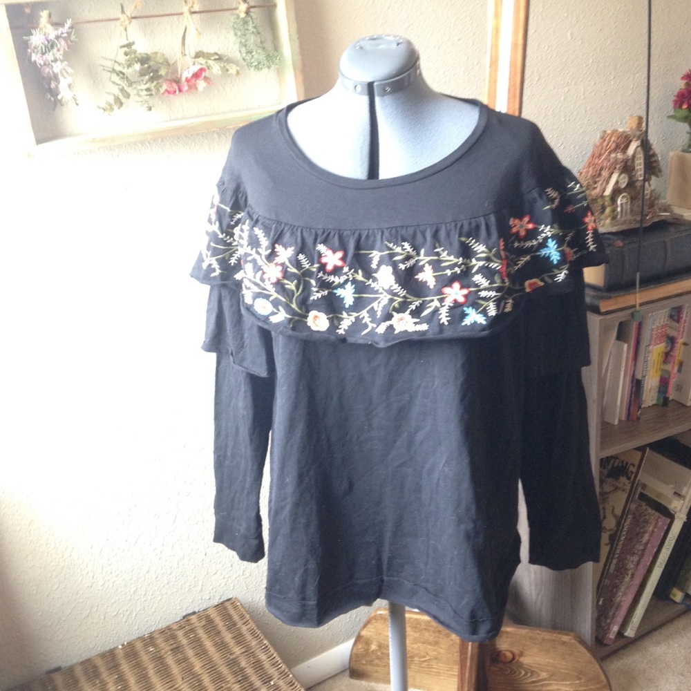 Black Tiered Floral Embroidered Folk Blouse NWT